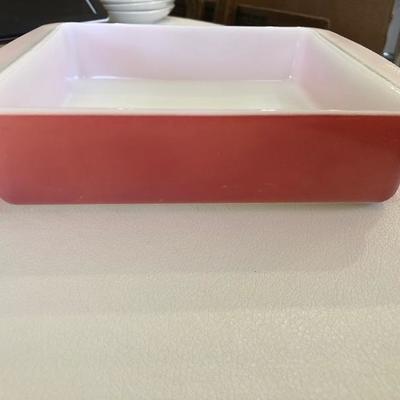 Pink Pyrex baking pan 