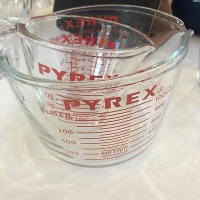 Double Pyrex measurement glass 