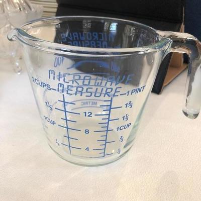 Microwave measuring cup 