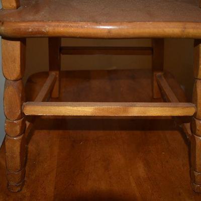 Up Lot 30: Child's Table and Chairs