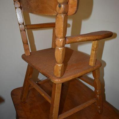 Up Lot 30: Child's Table and Chairs
