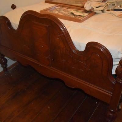 Up Lot 32: Single Bed