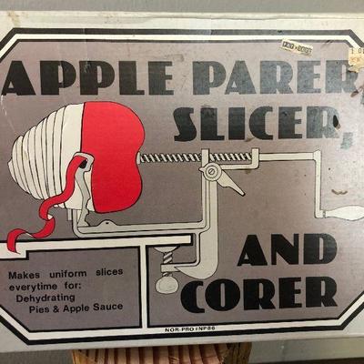#112 Apple Pear Slicer and Corer 