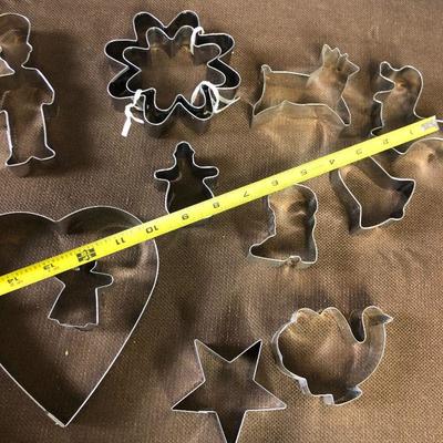 #136 Another Dozen Cookie Cutters