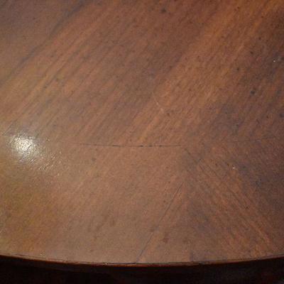 D Lot 1: Vintage Bassett Dining Room Table