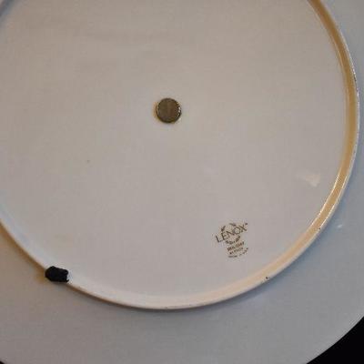 D Lot 14: Lenox Holiday Cookie & Cake Plates