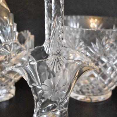 D Lot 22: Trio of Glass Vases