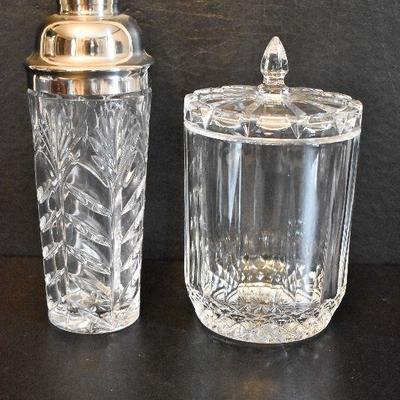 D Lot 23: Glass Drink Shaker and Ice Bucket