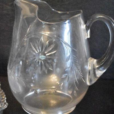 D Lot 28: Vintage Pitcher and Covered Pickle Tray