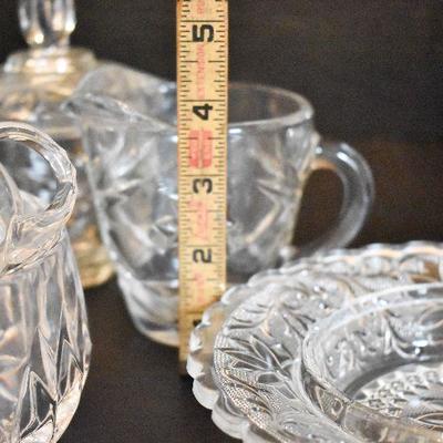 D Lot 30: Collection of Vintage Clear Glass #2
