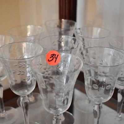 D Lot 34: Set of Vintage Etched Wine Glasses