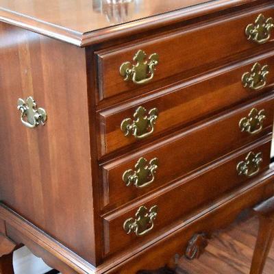 D Lot 53: Vintage Bassett Silverware Chest