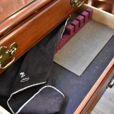 D Lot 53: Vintage Bassett Silverware Chest