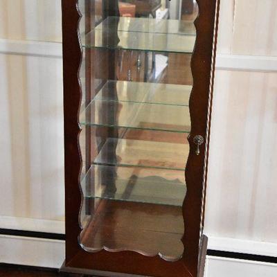 D Lot 54: Curio Cabinet