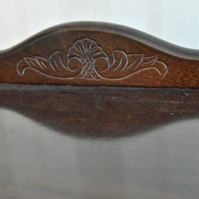 D Lot 54: Curio Cabinet