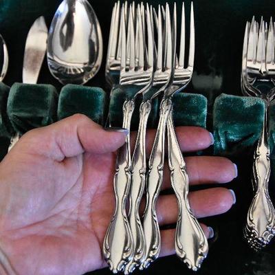 D Lot 55: Community Flatware Chest