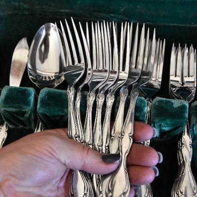 D Lot 55: Community Flatware Chest