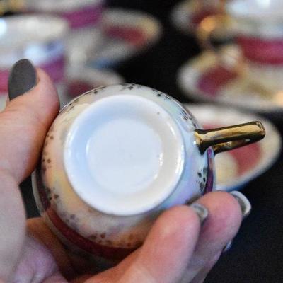 D Lot 59: Vintage China Tea Set