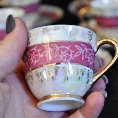D Lot 59: Vintage China Tea Set