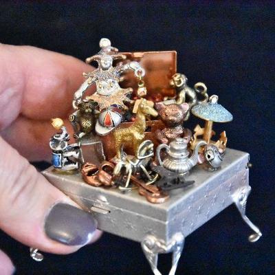 D Lot 67: Collection of Trinket Boxes
