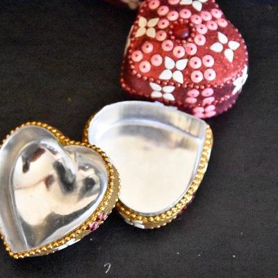 D Lot 67: Collection of Trinket Boxes