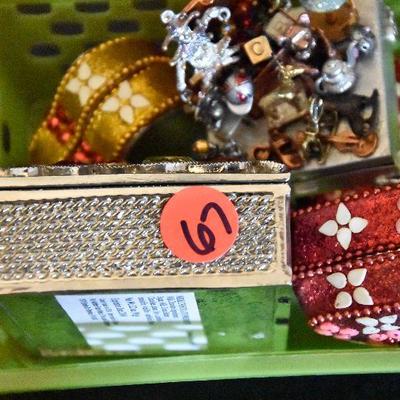 D Lot 67: Collection of Trinket Boxes