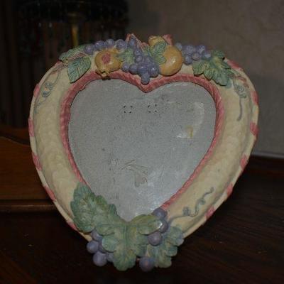 P Lot 152: DÃ©cor with Beaded Lamp