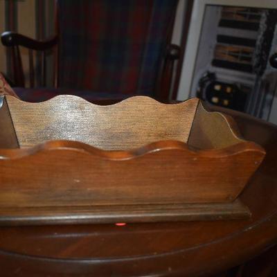 P Lot 152: DÃ©cor with Beaded Lamp