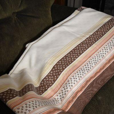 P Lot 154: Linens