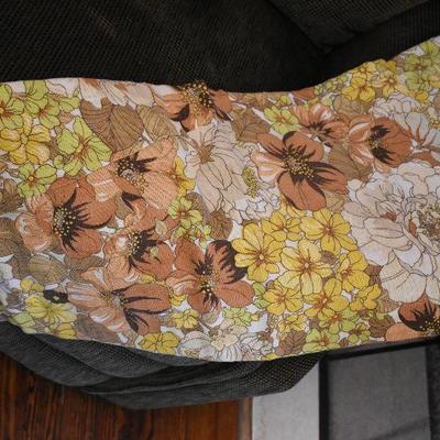 P Lot 154: Linens