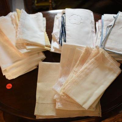 P Lot 155: Vintage Linens