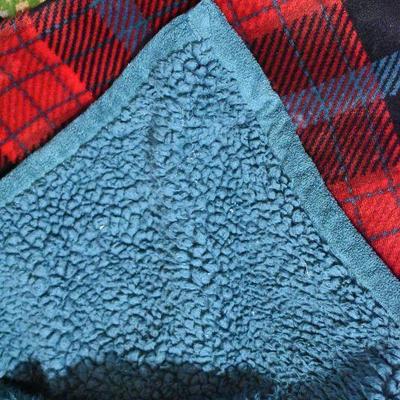 P Lot 158: Linens