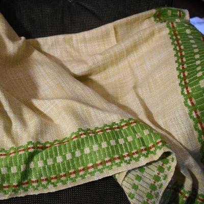P Lot 158: Linens