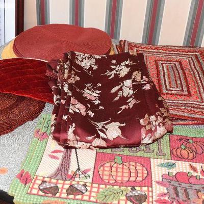 P Lot 159: Linens