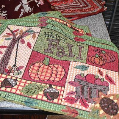P Lot 159: Linens