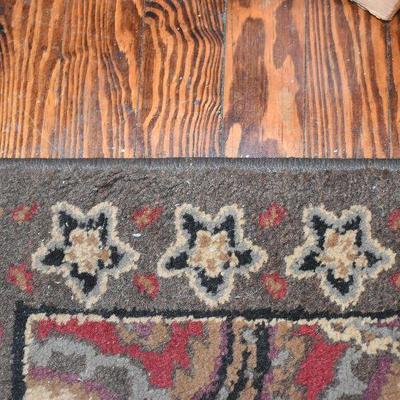 P Lot 158: Area Rug