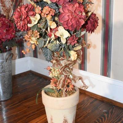 P Lot 160: DÃ©cor and More