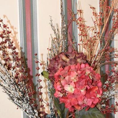 P Lot 160: DÃ©cor and More