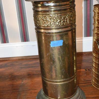 P Lot 160: DÃ©cor and More