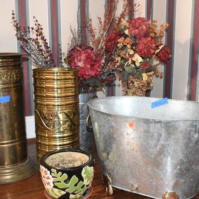 P Lot 160: DÃ©cor and More