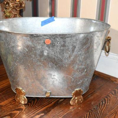 P Lot 160: DÃ©cor and More