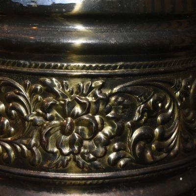 P Lot 160: DÃ©cor and More