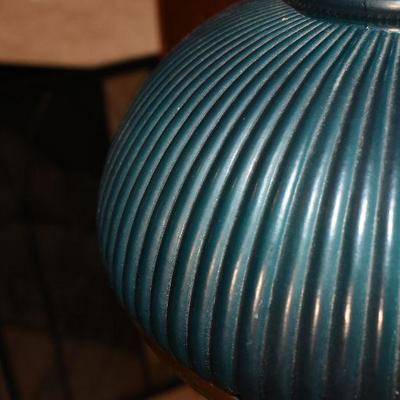 P Lot 164: Vintage Lamp