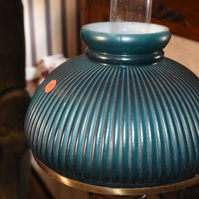 P Lot 164: Vintage Lamp