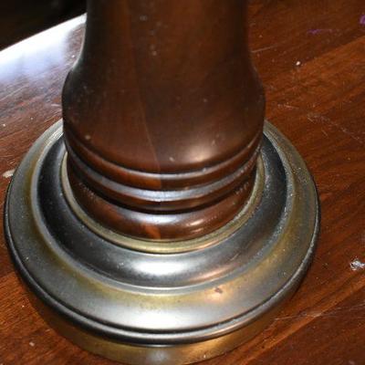 P Lot 164: Vintage Lamp