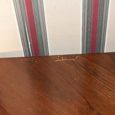 P Lot 165: Gate Leg Table