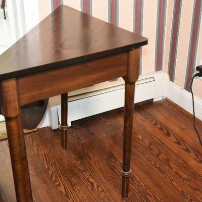 P Lot 165: Gate Leg Table