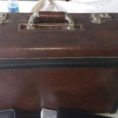 Brown Suitcase Lot