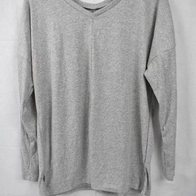Gray Long Sleeve T-Shirt. Front Center Seam & V-Neck size 2XL Women's