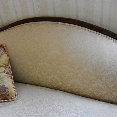 L Lot 98: Vintage Rolled Arm Sofa